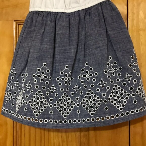 Toddler Baby Gap White & Denim Blue Eyelet Dress 4 / 5 XS Tank Top Straps Roun - Picture 5 of 7